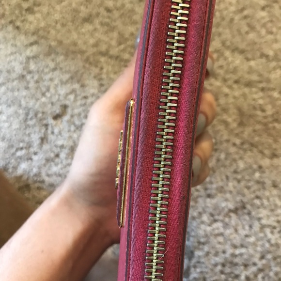 SOLD Prada Saffiano Leather Zip Wallet Pink - Picture 4 of 5